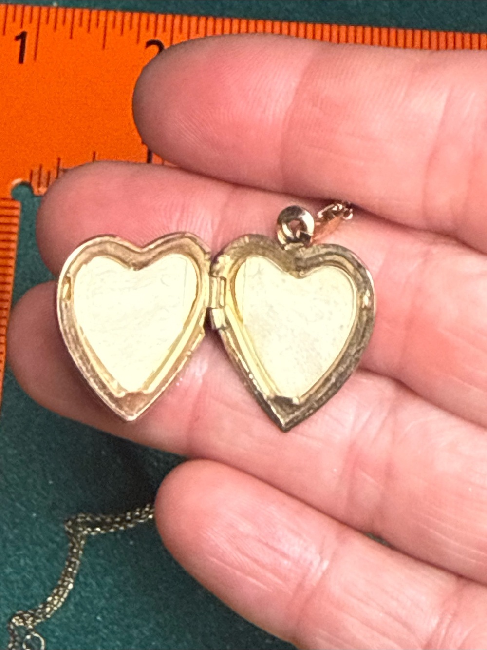 Gold Filled Heart MOM Locket Necklace‎ - Picture 3 of 6